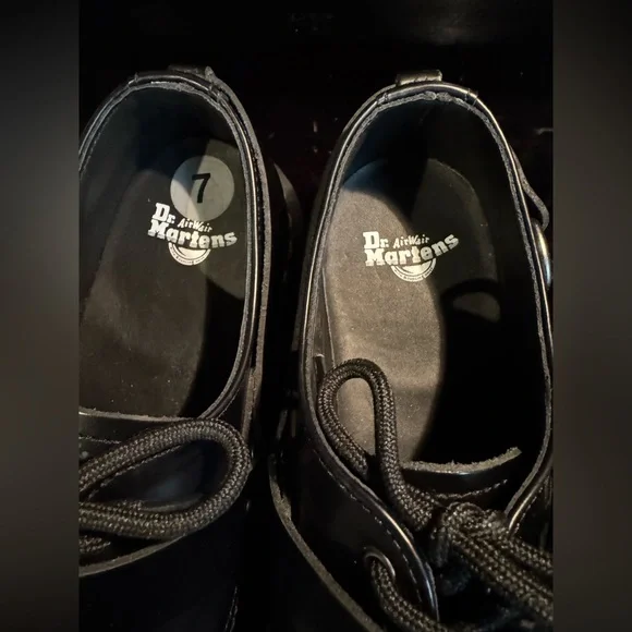 Dr. Martens Henree Lace Up Buckle Derby Shoes Sz UK6/US Women 8/Men 7 - Picture 5 of 6